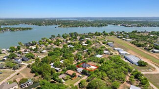 125 Channel Dr, Sunrise Beach, TX 78643