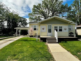 25 4th St SW, Harmony, MN 55939