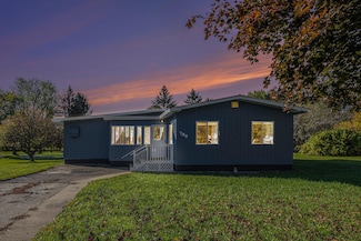 780 Bowes Rd, Lowell, MI 49331