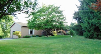 121 Callie Ln, New Stanton, PA 15672