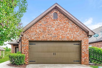 6459 Southern Trace Dr, Leeds, AL 35094