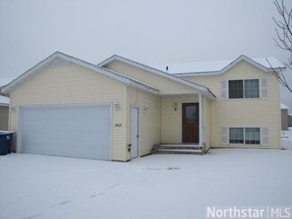 907 907 3rd Ave NE, St. Joseph, MN 56374
