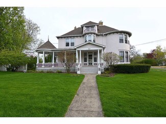303 E North St, Cambridge, WI 53523