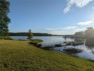 26590 Waterview Dr, Cole Township, MO 65355