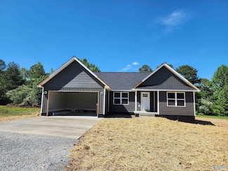 16 Vfw Rd, Rainsville, AL 35986