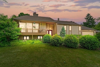 7208 Andover Rd, Cedarburg, WI 53012