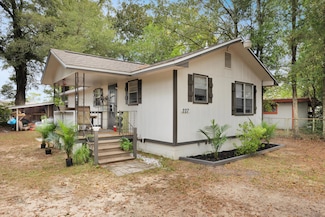227 E 3rd Ave, Crestview, FL 32536