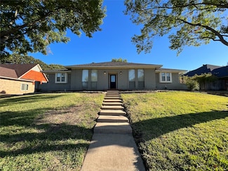 1108 Berkshire Ct, Roanoke, TX 76262