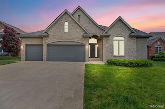 18277 Crenshaw Dr, Macomb, MI 48042
