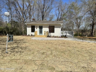 2732 Oakview Dr, Tupelo, MS 38804