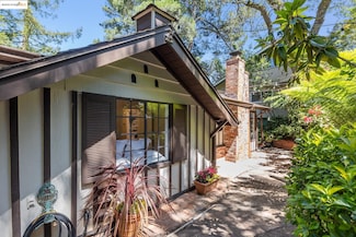 73 Homeglen Ln, Oakland, CA 94611