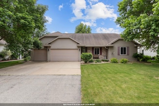 4719 W Grand Meadows Dr, Appleton, WI 54914