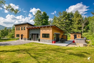 968 Springfield Rd, Wilmington, NY 12997