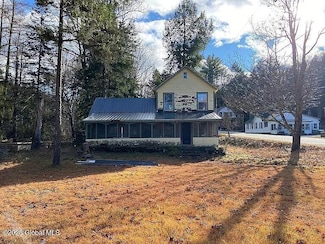 998 W Mountain Rd, Hadley, NY 12835