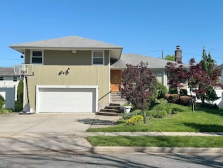 103 Birchwood Park Dr, Jericho, NY 11753