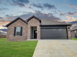 105 Mikah Dr, Maumelle, AR 72113