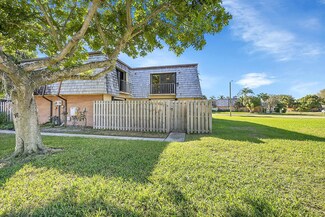 128 Lake Arbor Dr, Palm Springs, FL 33461