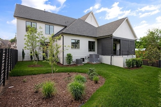 3916 Cross Creek Rd, Nashville, TN 37215
