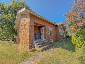 245 S Jackson St, Pittsfield, IL 62363