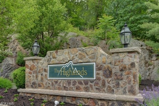 158 Mountainside Dr, Pompton Lakes, NJ 07442