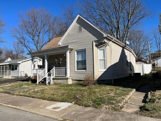 818 S 3rd St, Boonville, IN 47601
