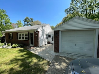 224 Old Main St, Lakeville, MA 02347