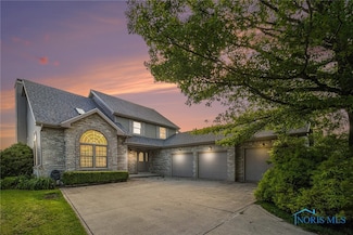 1429 Muirfield Dr, Bowling Green, OH 43402