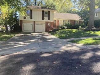 8409 W 88th St, Overland Park, KS 66212