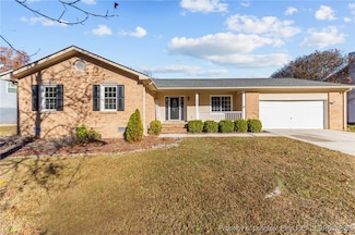 6137 Lakeway Dr, Fayetteville, NC 28306