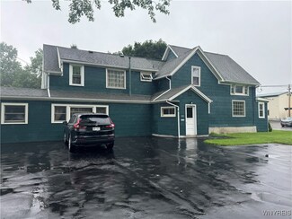 180 Willowdale Dr, West Seneca, NY 14224