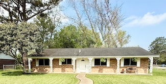 205 Hammond Loop, Sweeny, TX 77480