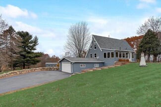 N3660 Hillcrest Rd, Poynette, WI 53955