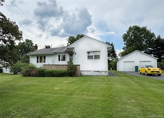 119 Cherrywood Dr, Fishkill, NY 12524