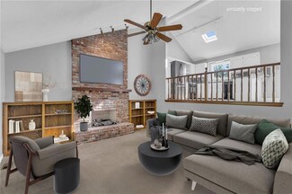 415 N Washington St, Raymore, MO 64083