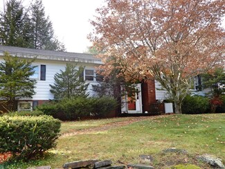7 Shepard Ln, Troy, NY 12182