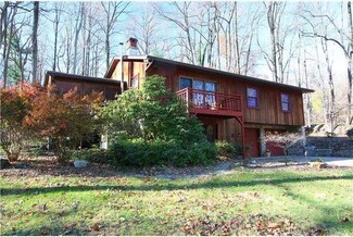3402 Seisholtzville Rd, Zionsville, PA 18092
