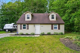 8301 Bennington Chapel Rd, Centerburg, OH 43011