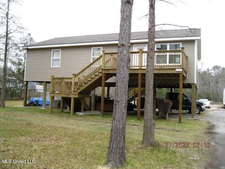 4326 Catalina St, Waveland, MS 39520