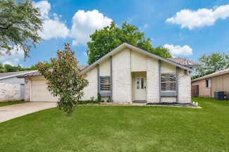 5913 Maple Ln, Rowlett, TX 75089