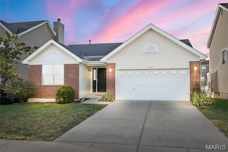 235 Greengate Dr, Lake Saint Louis, MO 63367