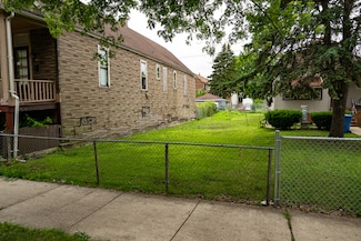 8540 S Mackinaw Ave, Chicago, IL 60617