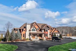 1 Lakeview Point Ave, Branchville, NJ 07826