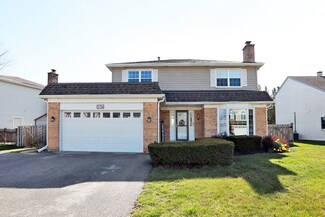 576 Peachtree Ln, Lake Zurich, IL 60047