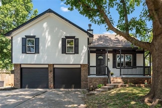 516 Broadway St, Grain Valley, MO 64029