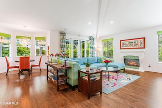 775 Parmenter Ave, Thousand Oaks, CA 91362