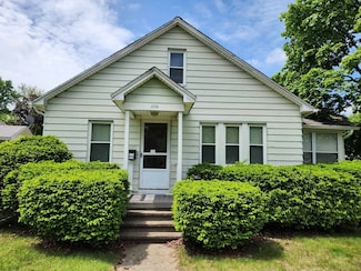1774 Carew St, Springfield, MA 01104