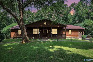 120 NW Cedarama Dr, Huntsville, AL 35810