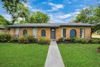 8455 Gallahad St, Houston, TX 77078