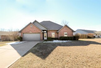 1008 Meadow Lake Dr, Noble, OK 73068