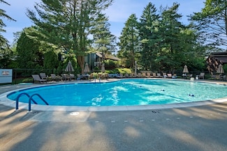 51 Tamarack Ln Unit 51, Peabody, MA 01960